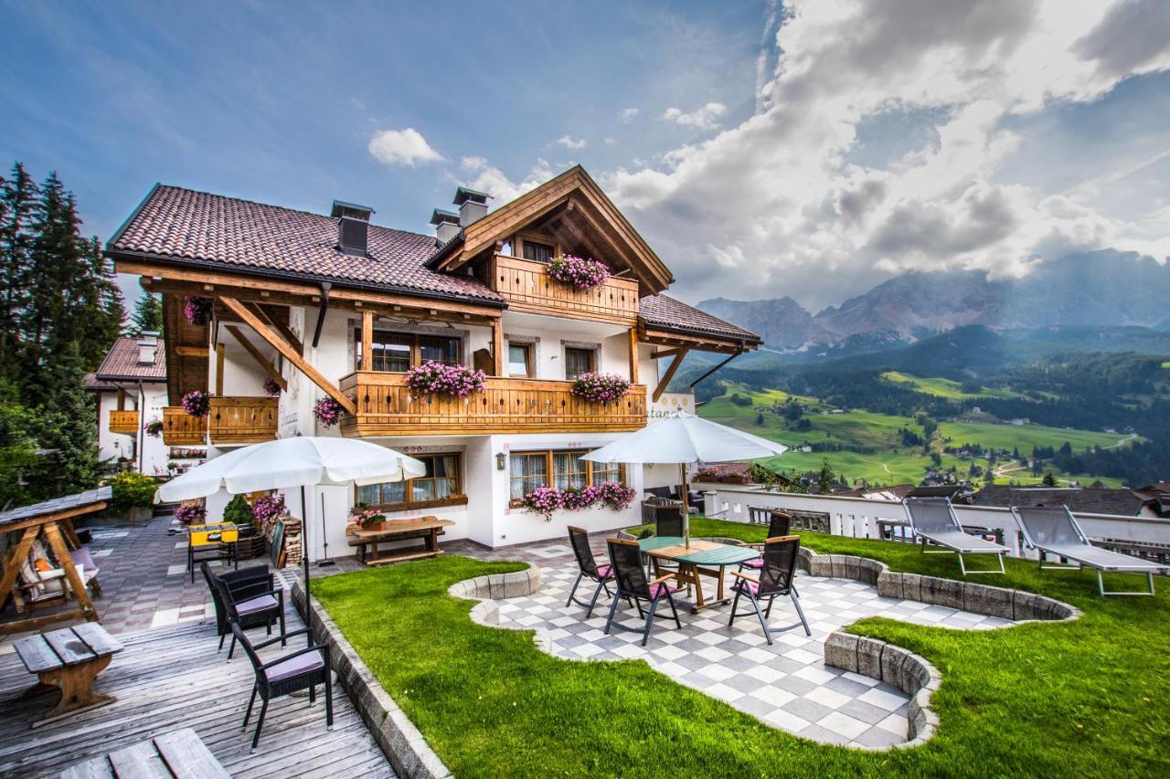 Hotel Ciasa Montanara La Villa  Exterior foto